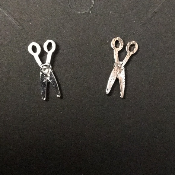 Jewelry - Scissors stud earrings ✂️